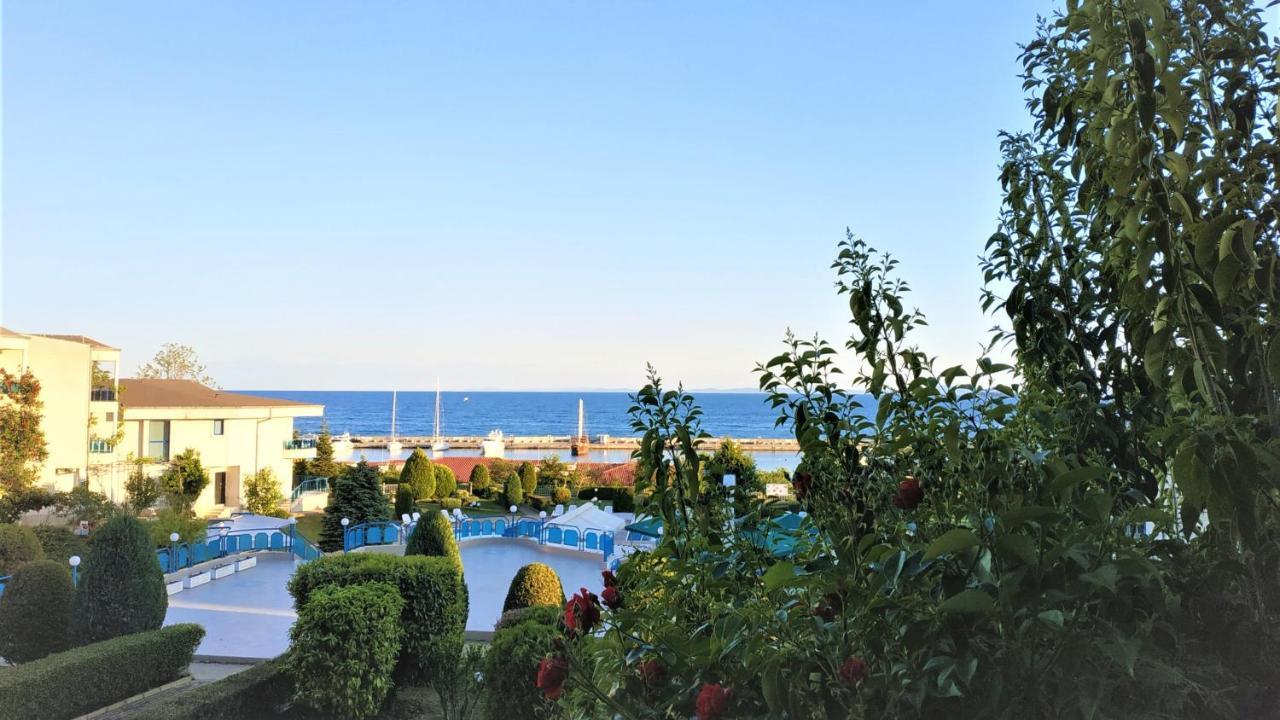 Baratero Vlas Marina Apartment Sveti Vlas Exterior photo