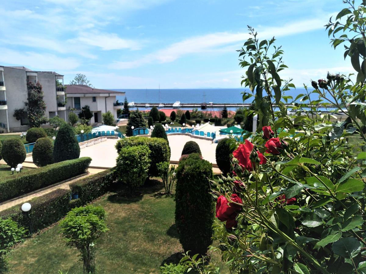 Baratero Vlas Marina Apartment Sveti Vlas Exterior photo