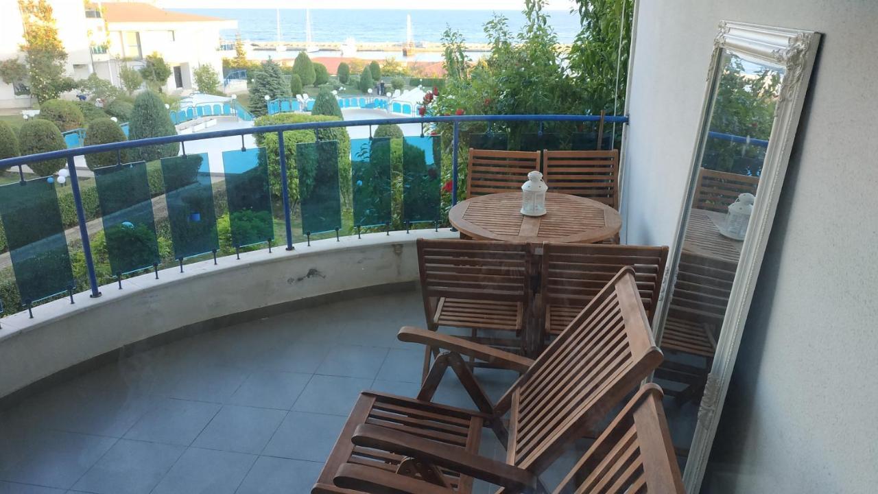 Baratero Vlas Marina Apartment Sveti Vlas Exterior photo