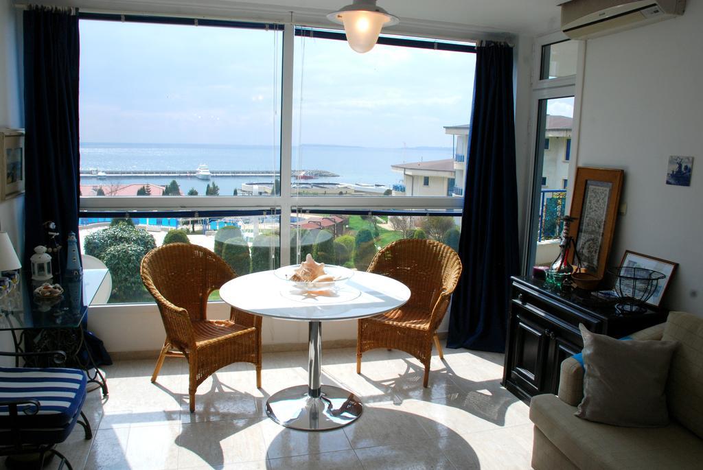 Baratero Vlas Marina Apartment Sveti Vlas Exterior photo