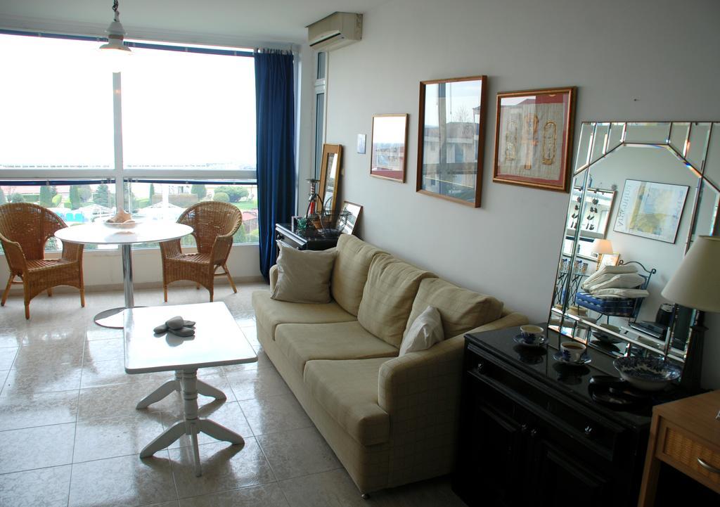 Baratero Vlas Marina Apartment Sveti Vlas Exterior photo