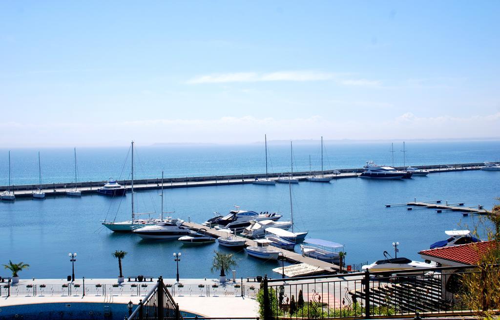 Baratero Vlas Marina Apartment Sveti Vlas Exterior photo